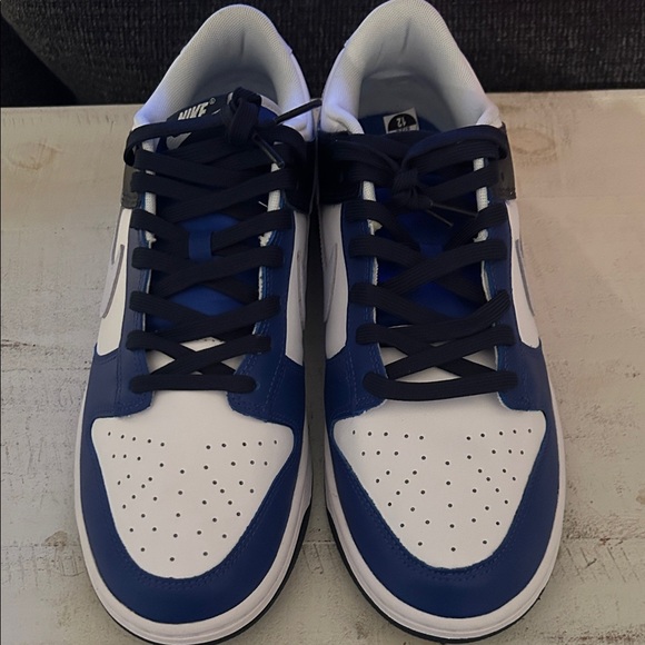 BRAND NEW Nike Men's Dunks Blue and White Low-Top Sneakers - Picture 2 of 4